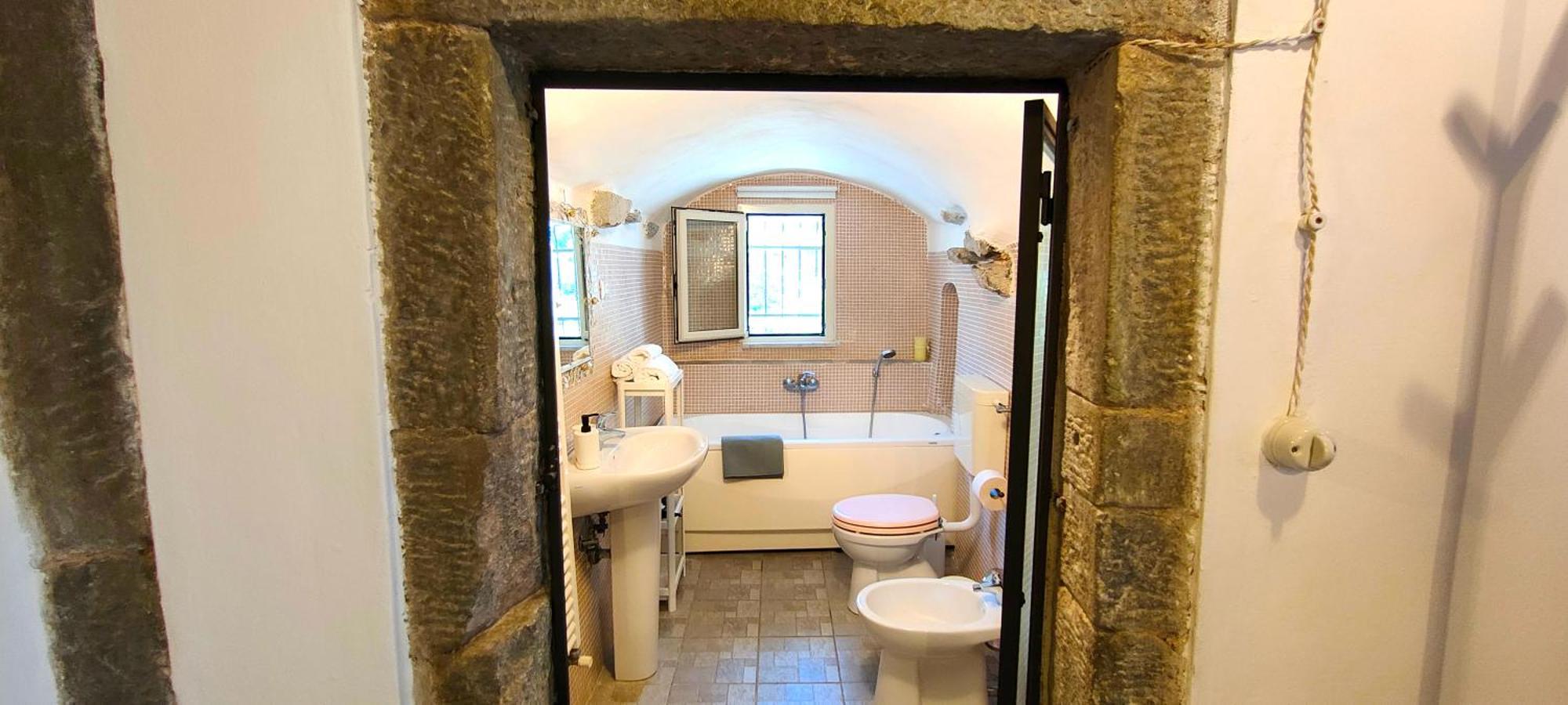 Bed and Breakfast La Casa Delle Pietre Parlanti - Casa In Pietra Ai Piedi Del Parco Delle 5 Terre Biassa Zewnętrze zdjęcie