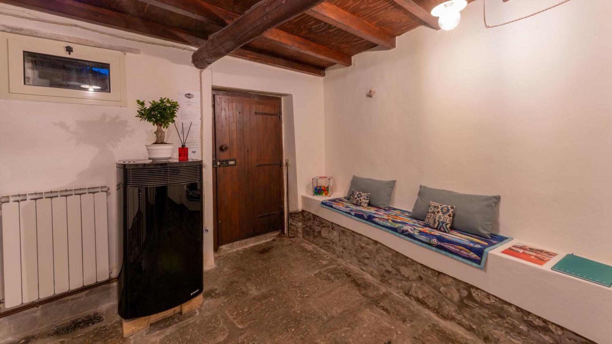 Bed and Breakfast La Casa Delle Pietre Parlanti - Casa In Pietra Ai Piedi Del Parco Delle 5 Terre Biassa Zewnętrze zdjęcie