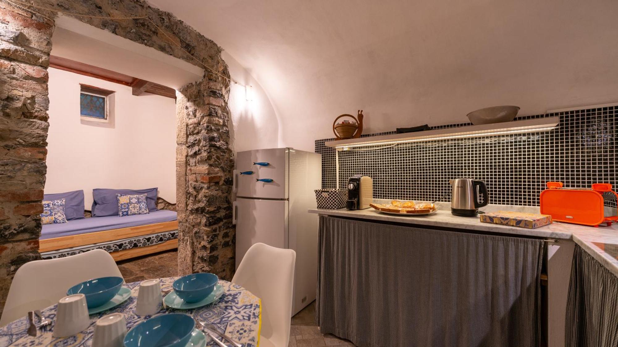 Bed and Breakfast La Casa Delle Pietre Parlanti - Casa In Pietra Ai Piedi Del Parco Delle 5 Terre Biassa Zewnętrze zdjęcie